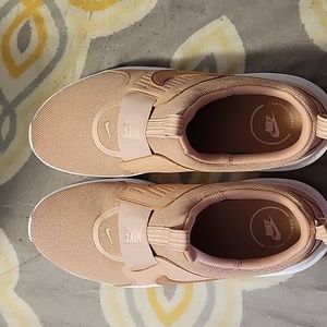 Nike Womens Size 11 Pink Tennis Shoes